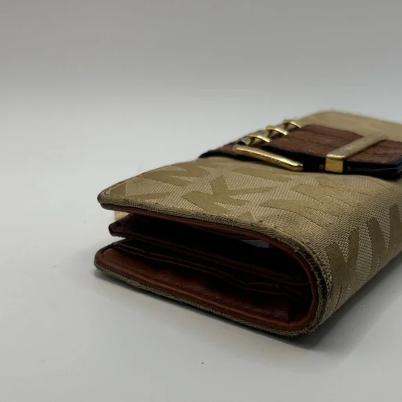 Michael Kors Logo 3 Strap Wallet - Picture 7 of 12